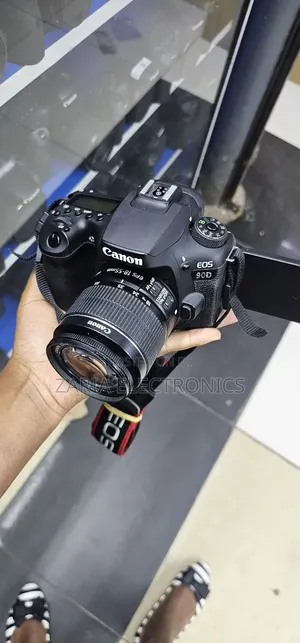 Canon 90d With 18-135mm Lens