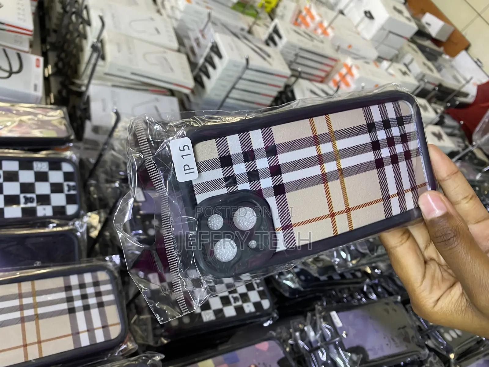 Rertina Tartan Damier Chessboard iPhone 15 Case
