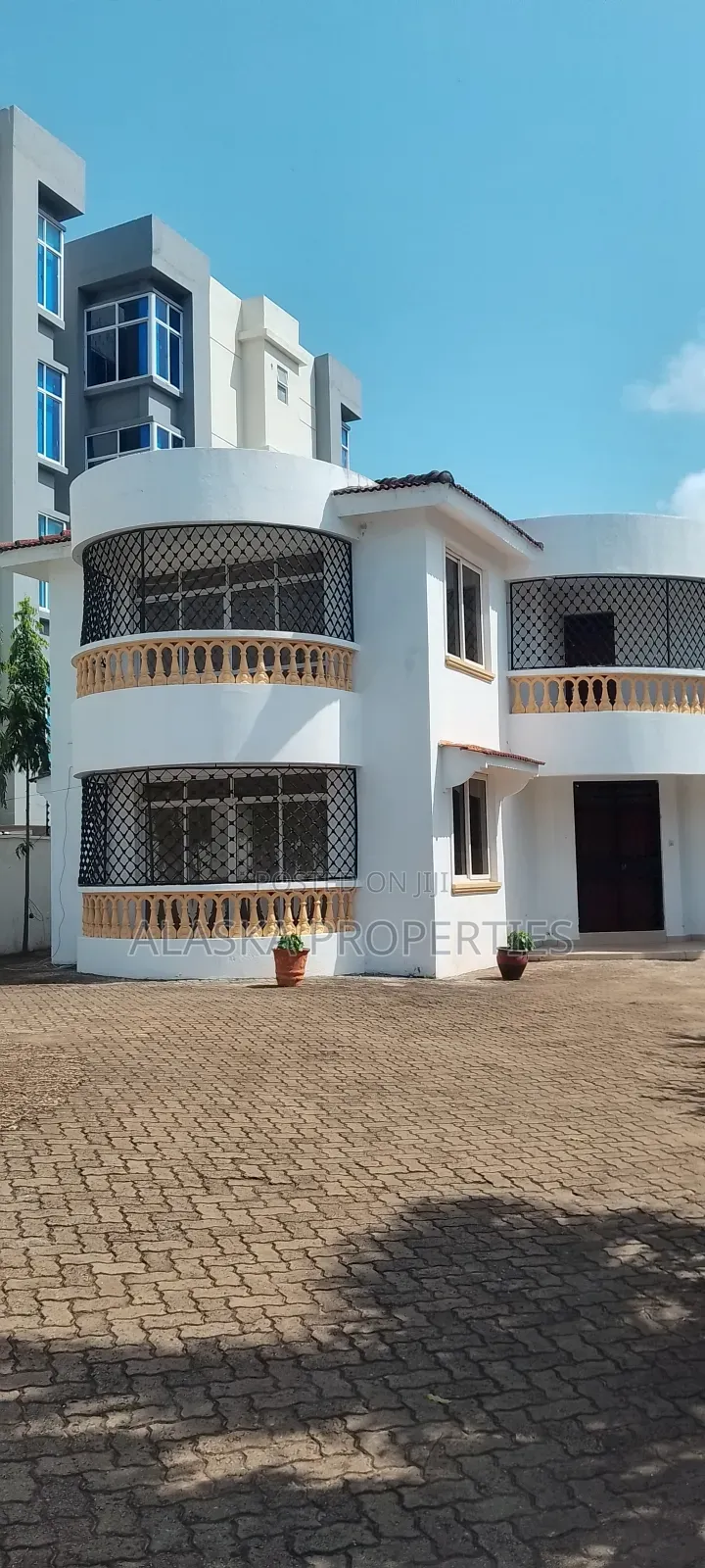 5bdrm Maisonette in Beach Road Estate, Nyali for sale