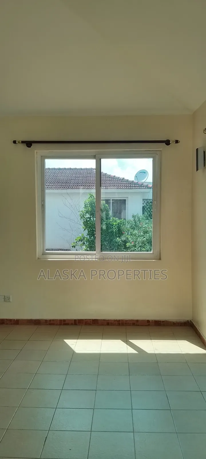 5bdrm Maisonette in Beach Road Estate, Nyali for sale