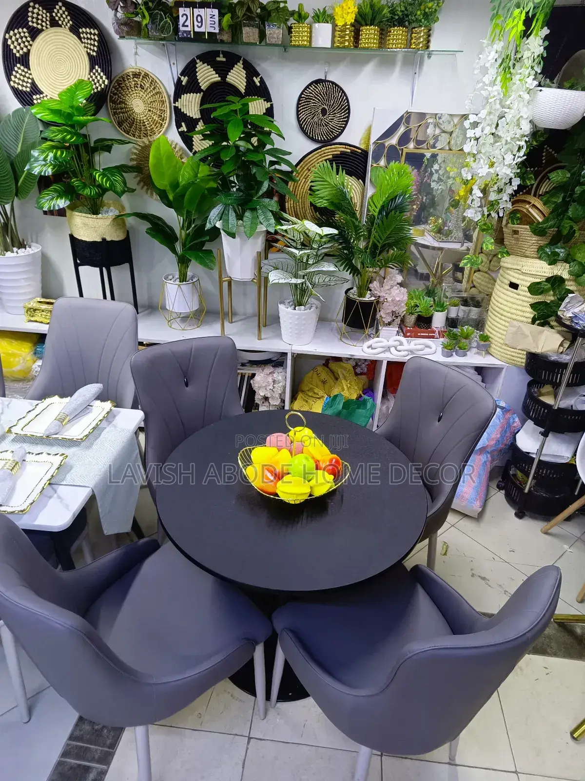 Round Table With 4 Leather Dining Chairs