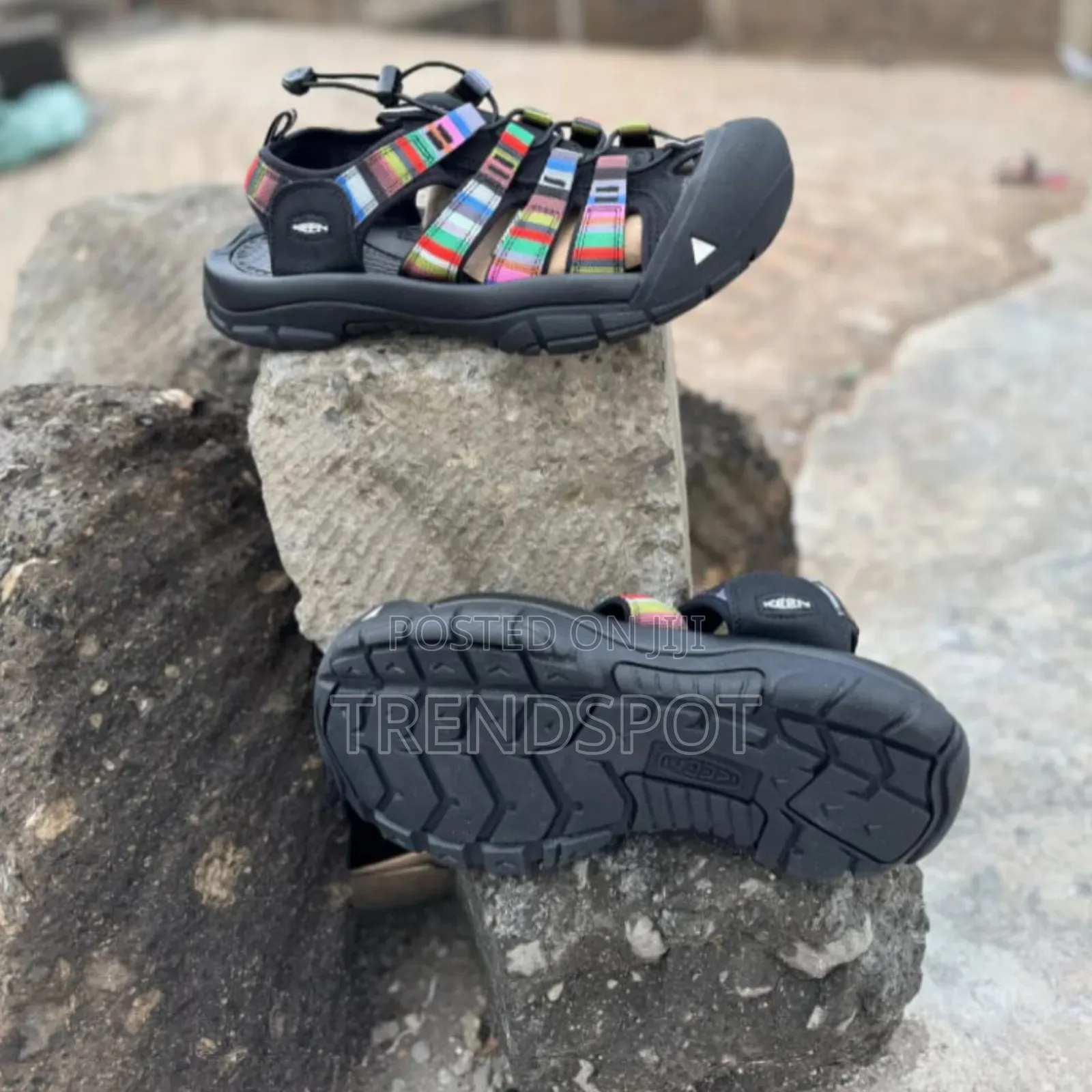 Keen Size 40-45 at 3200