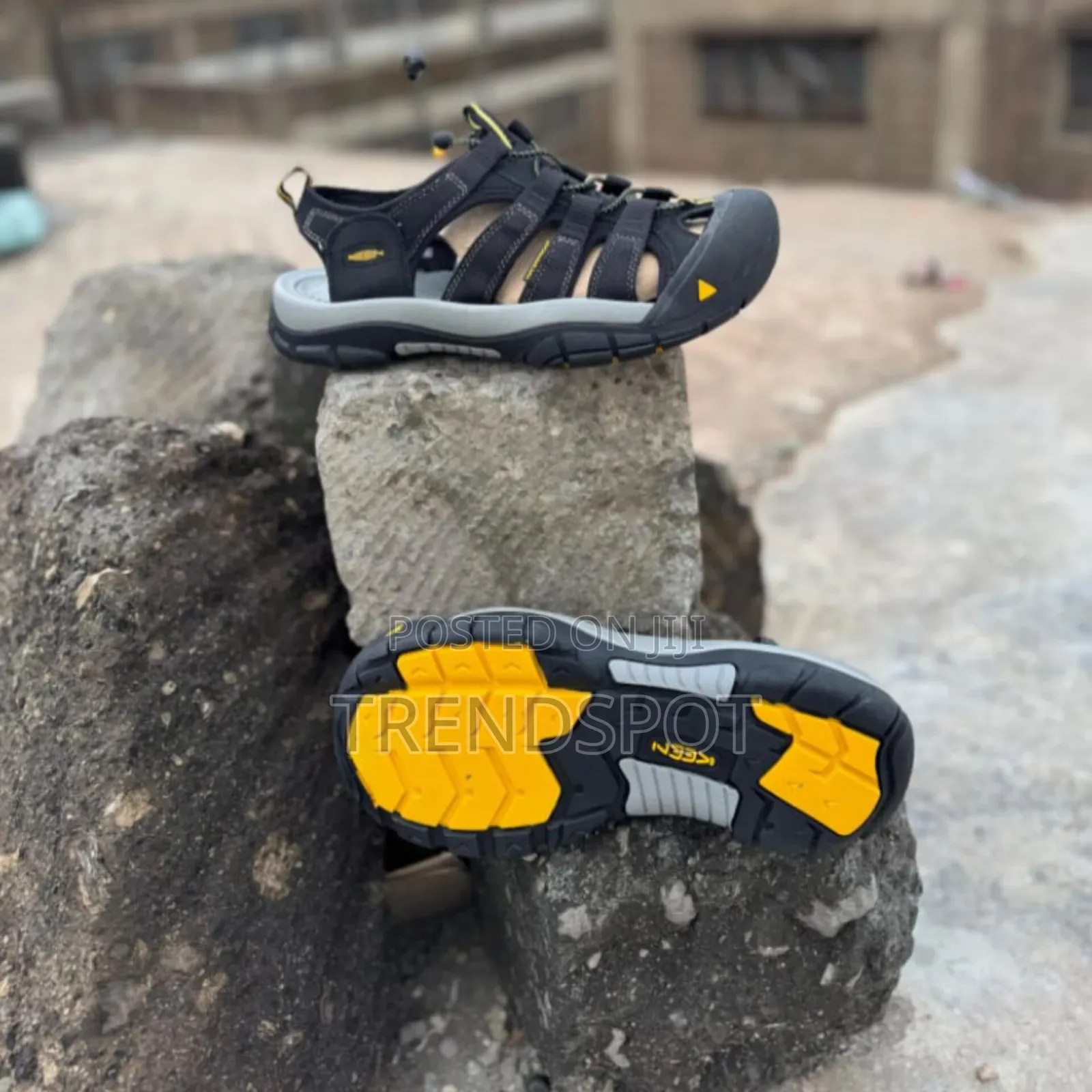 Keen Size 40-45 at 3200