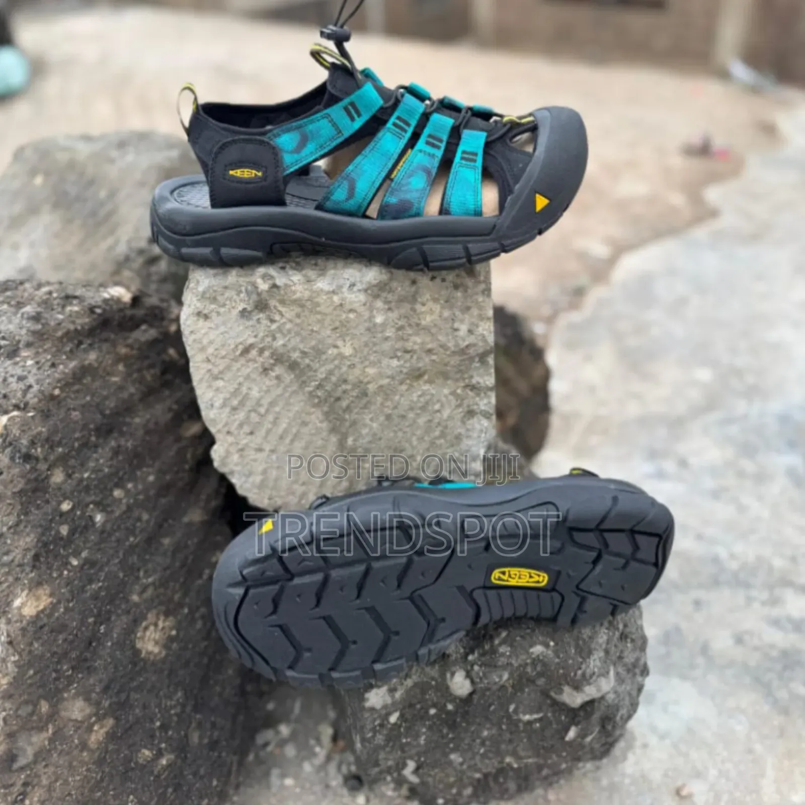 Keen Size 40-45 at 3200