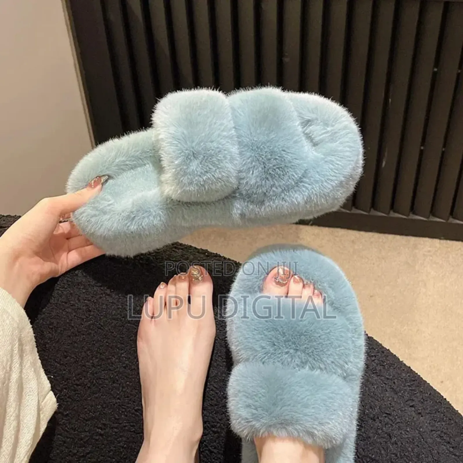 *Fluffy Platform Sandals*
*Size 36- 41*