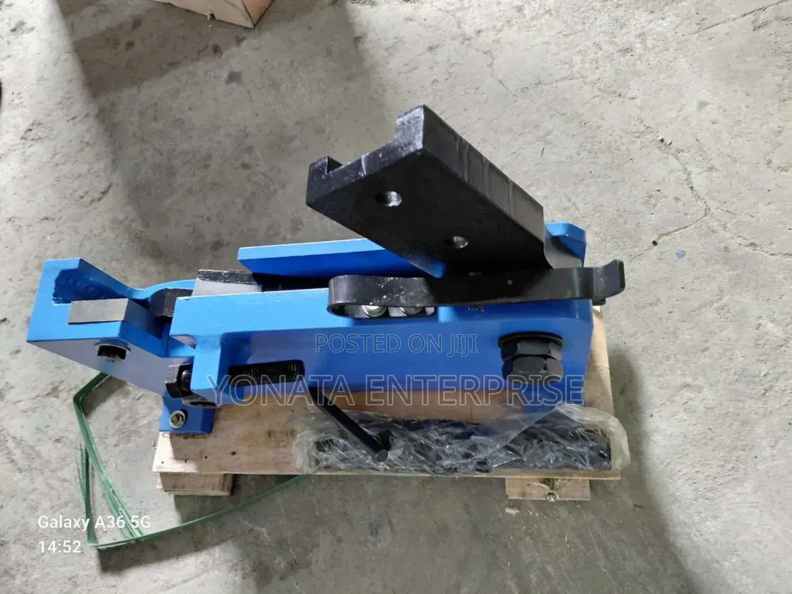 Manual Steel Bar Cutter (32mm)