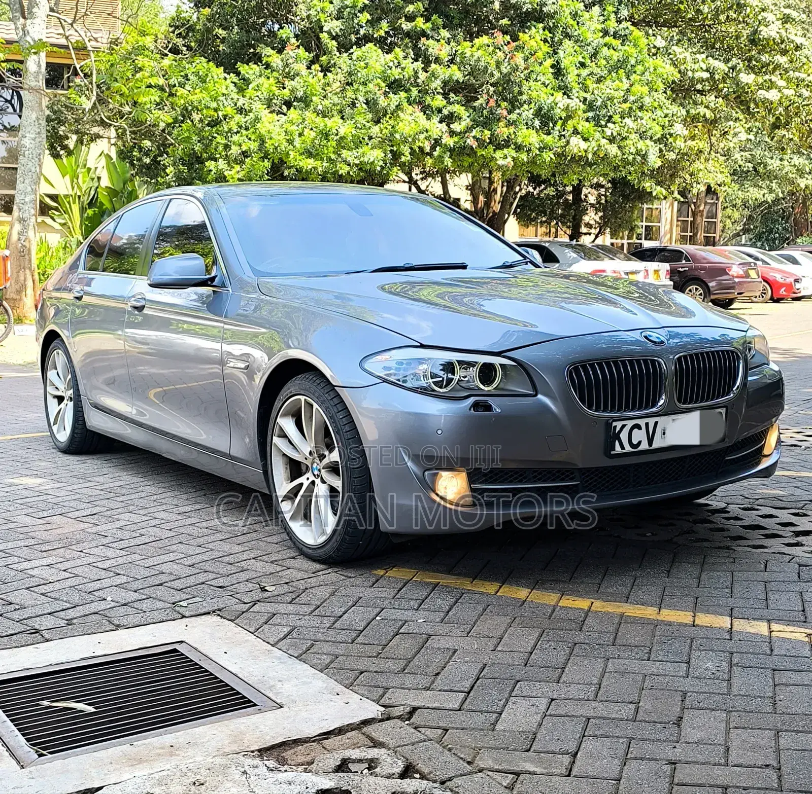 BMW 528i 2011 Gray