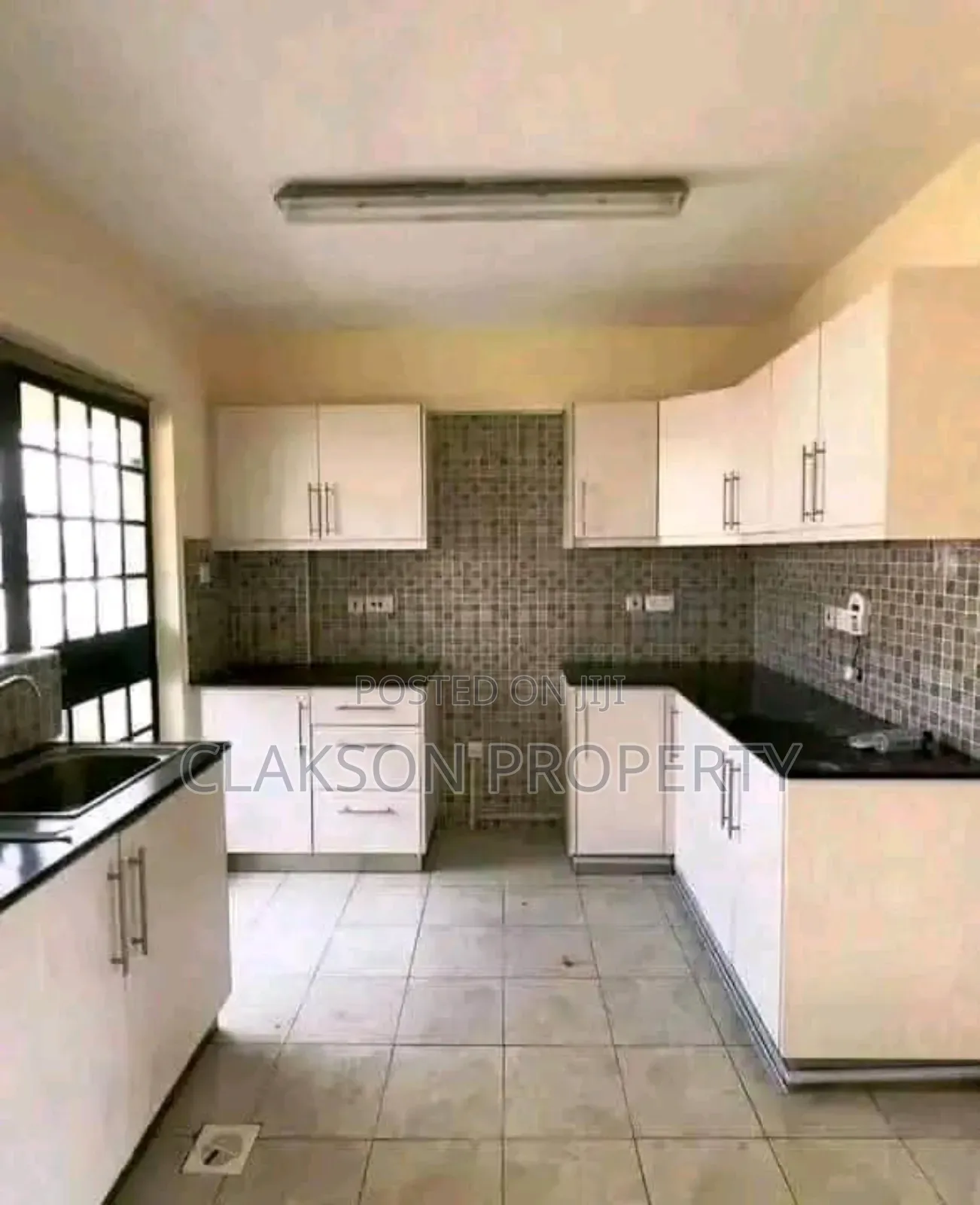 3bdrm Apartment in Ngongroand, Kilimani for rent