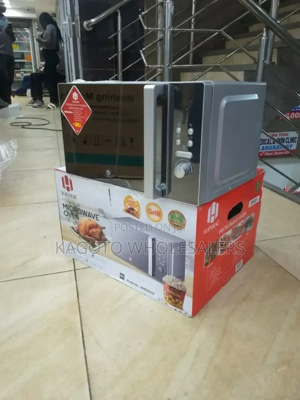 20 Litres Hamnac Microwave - Digital