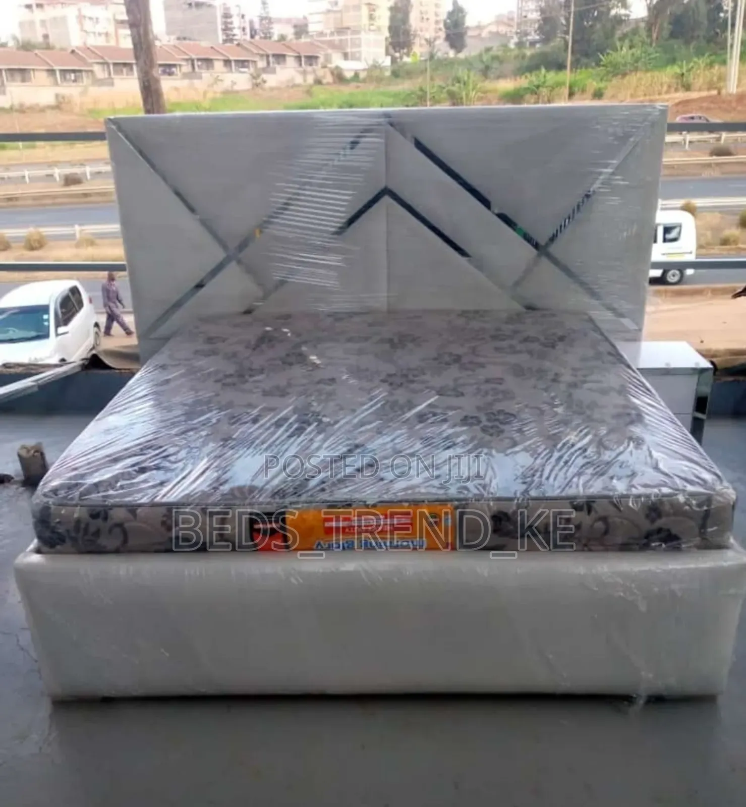 5 by 6 Mirrored Bed With Hd Mattresses