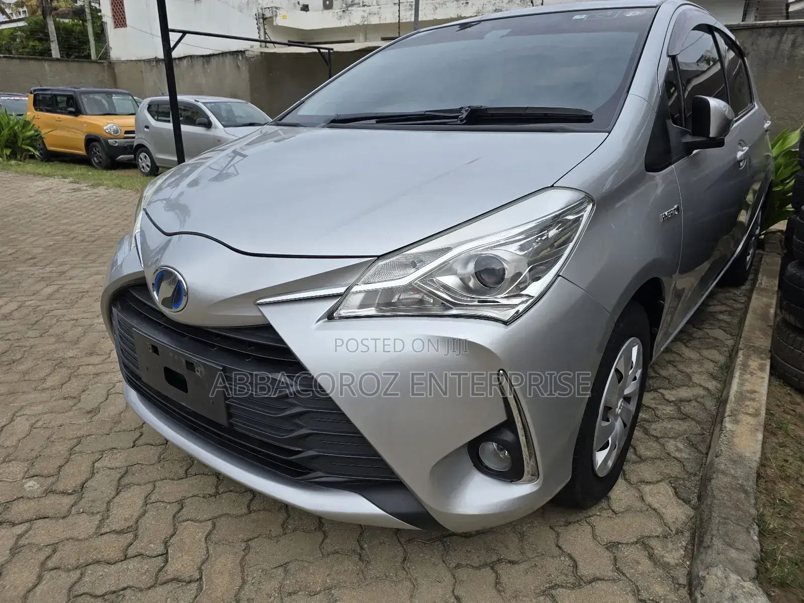 Toyota Vitz 1.5 FWD Hybrid 5dr 2019 Silver