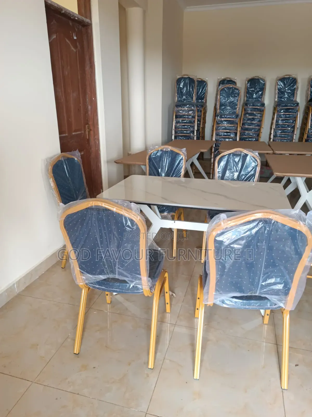 Modern Dining Table Set Plus 6 Comfy Chairs Set Uhf4