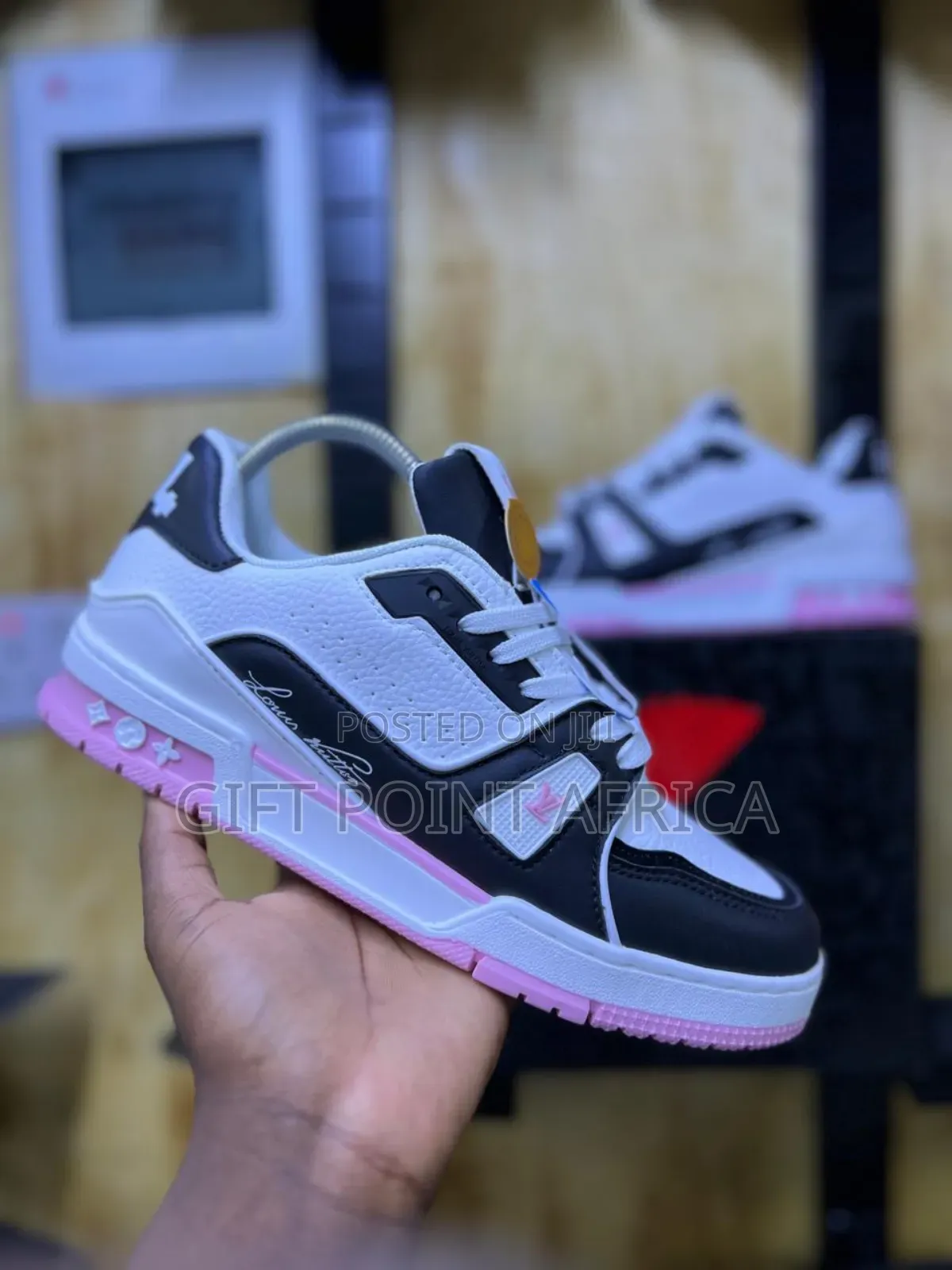 *Luis Vuitton Ladies Edition*Sneakers