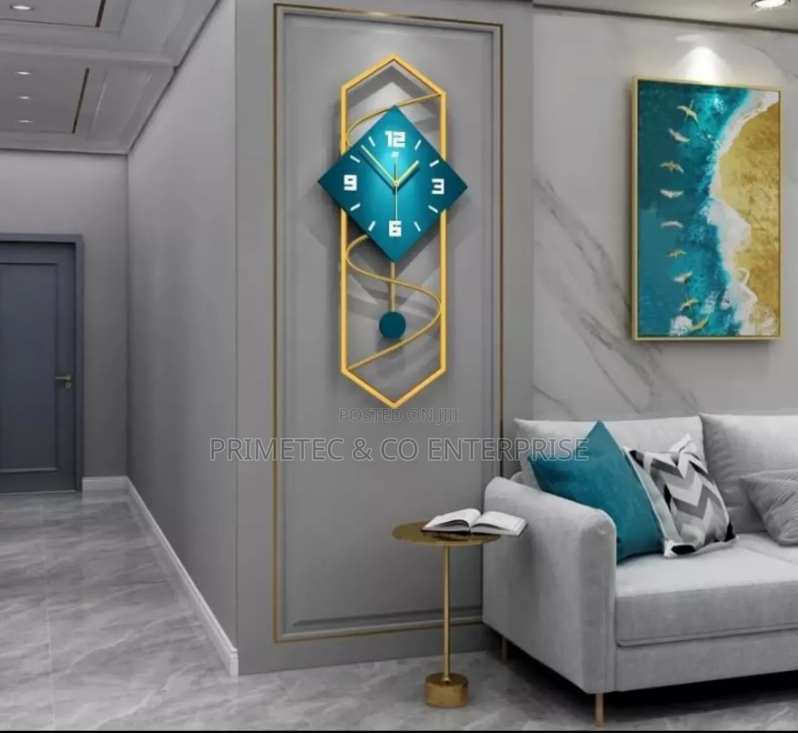 *Large Wall Clock With Decorative Wall Ornament