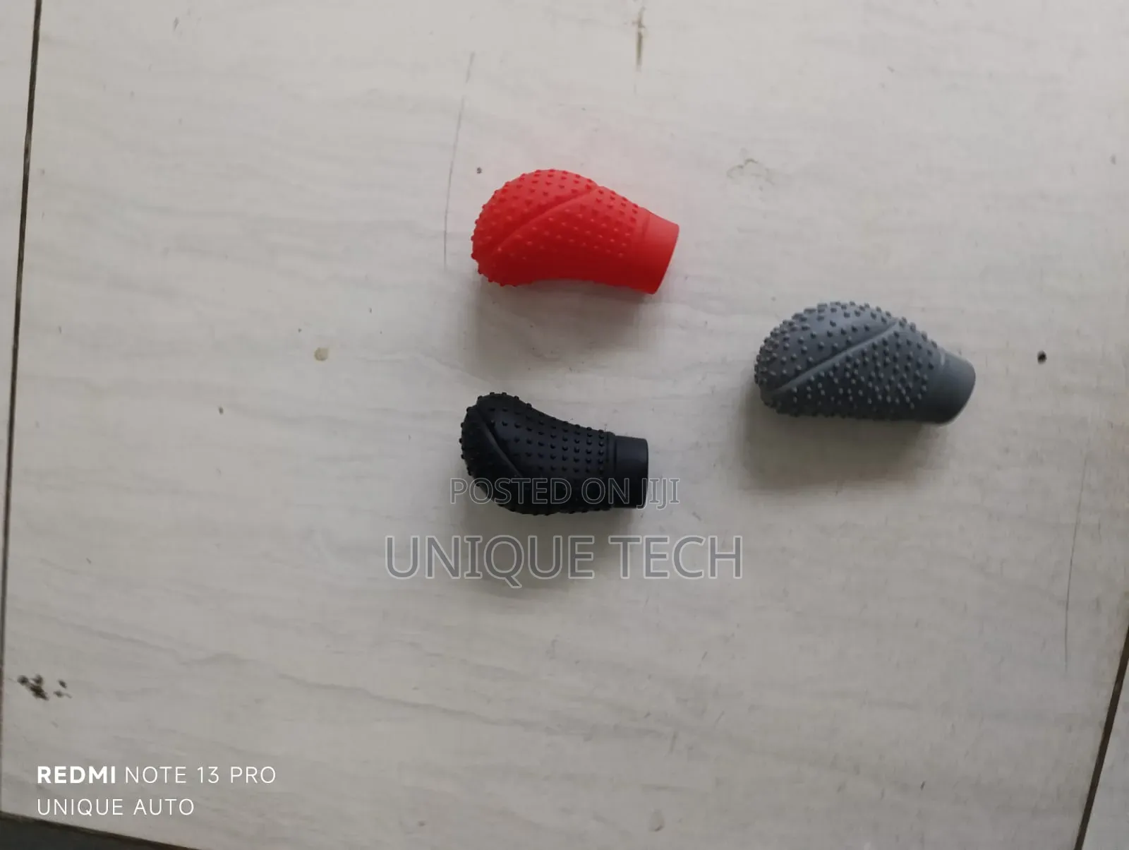 Non-Slip Gear Knob Protector/ Silicone Universal Fit Cover