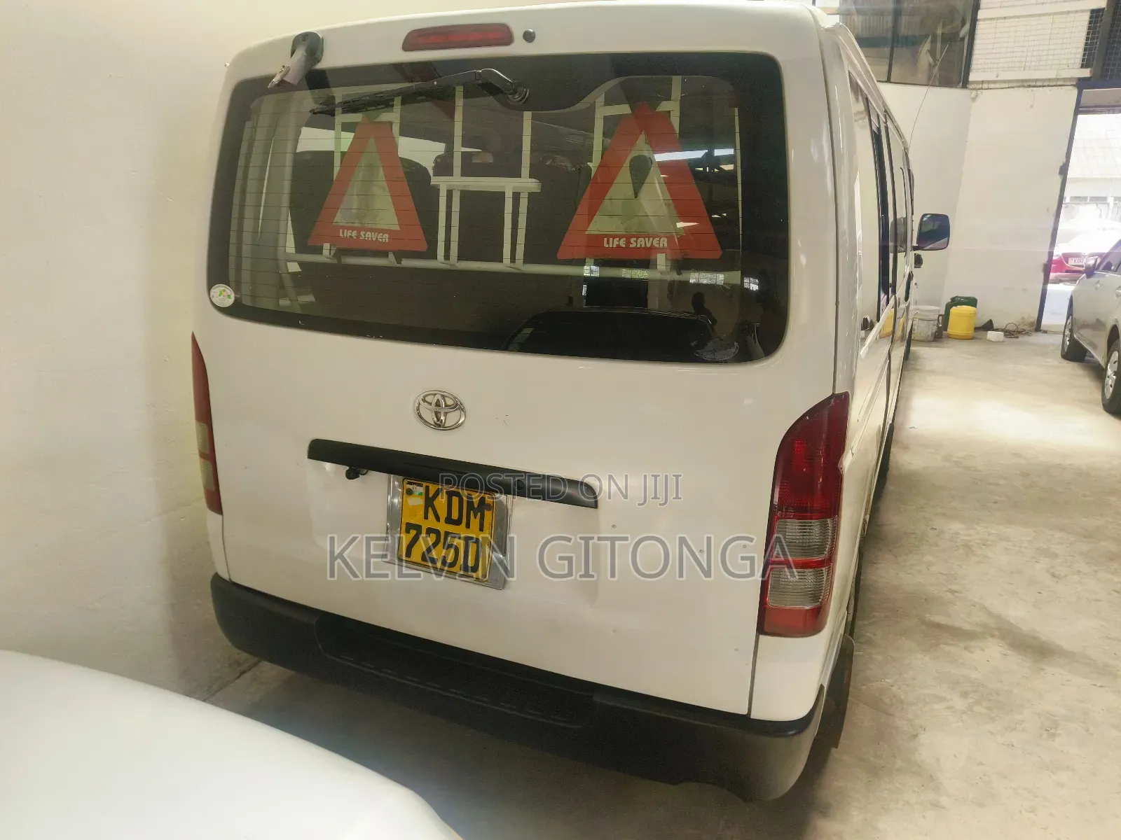 Toyota HiAce 2016 White