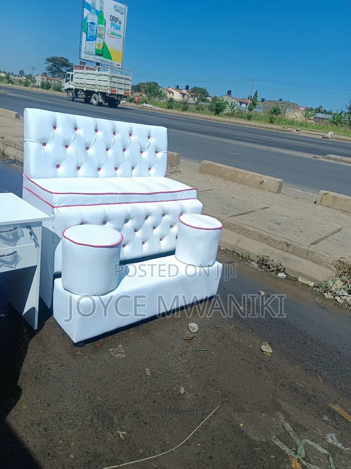 Pedicure Seat, White With Some Pink Colour 