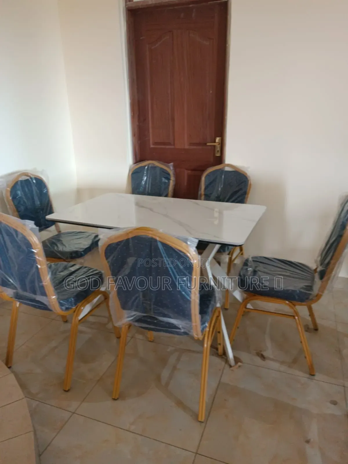 Elegant White Dining/Hotel Table With Stackable 6 Chairs Aj6