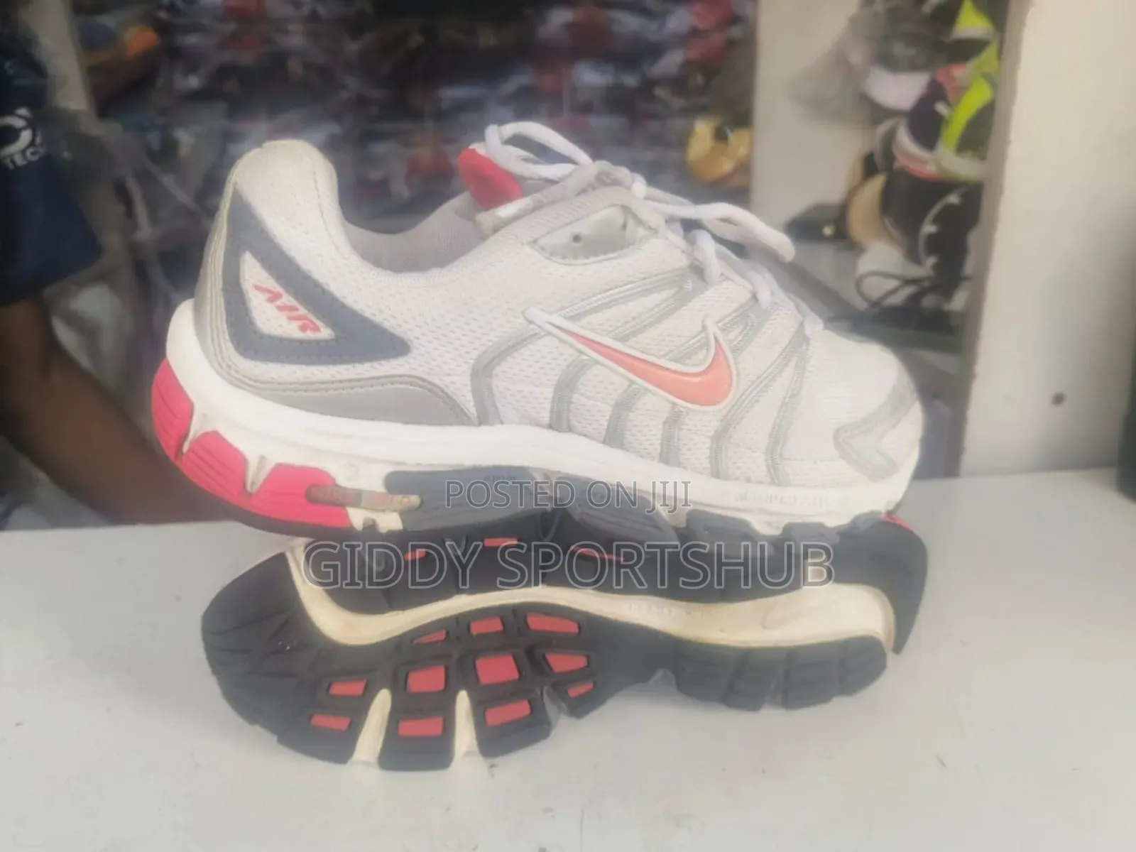 Nike Tri-D Medium Phylon Size 7uk