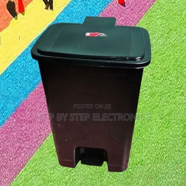 Best Size Looking 30l Litres Plastic Foot Pedal Waste Bin