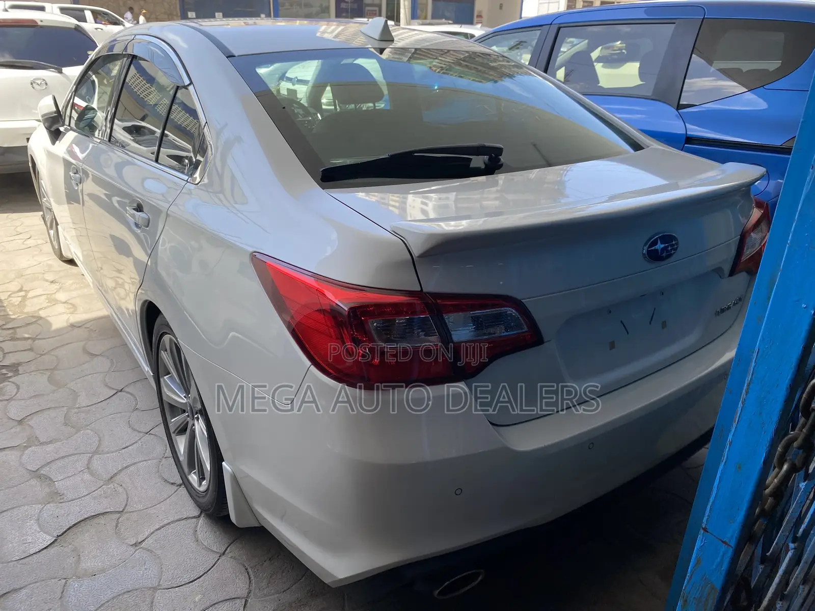 Subaru Legacy 2018 Off white