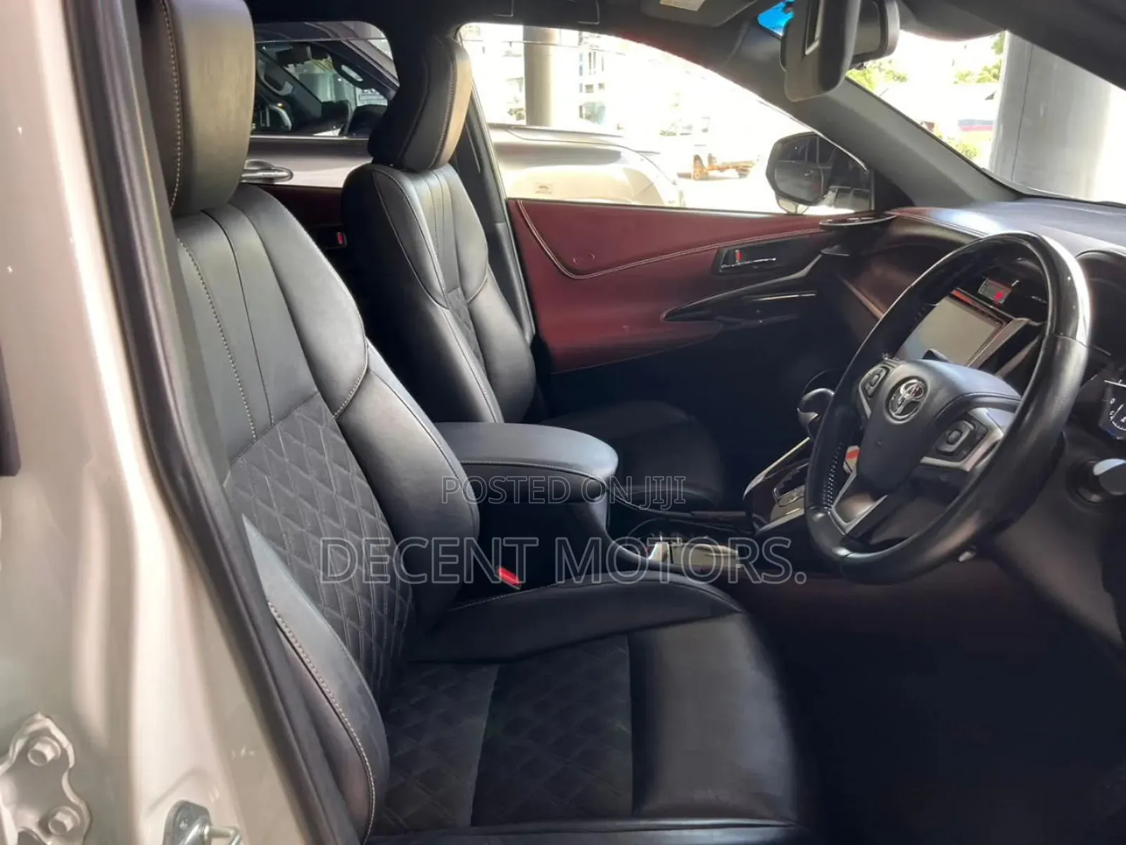 Toyota Harrier 2.0 2018 White