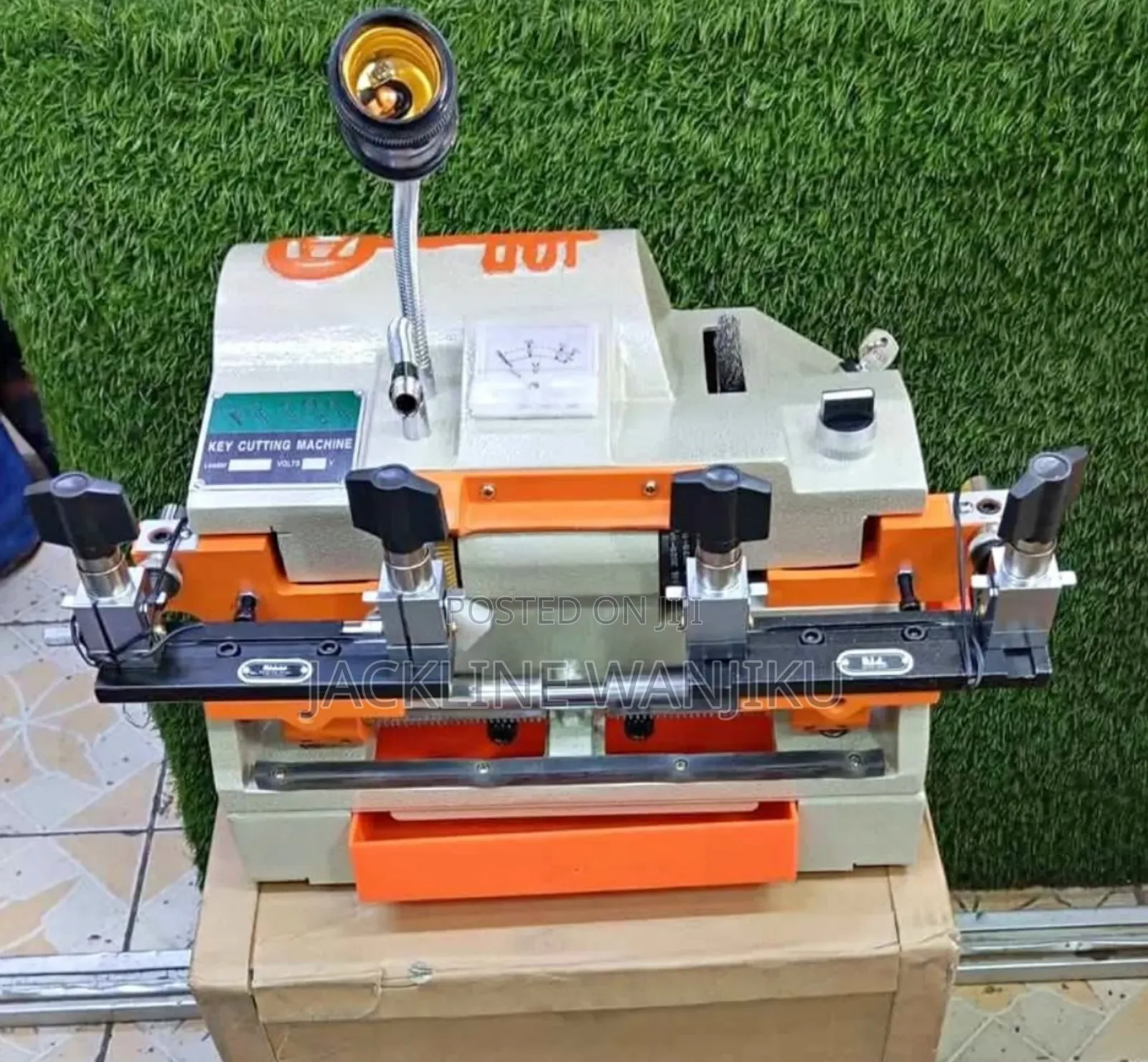 Modern Key Cutting Machine/ Spare Key Cutting Machine