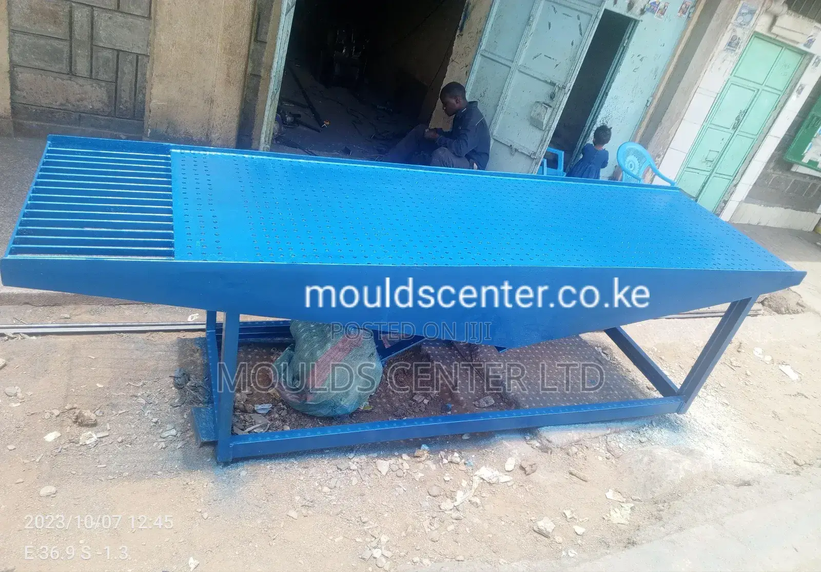 Cabro Vibrating Table