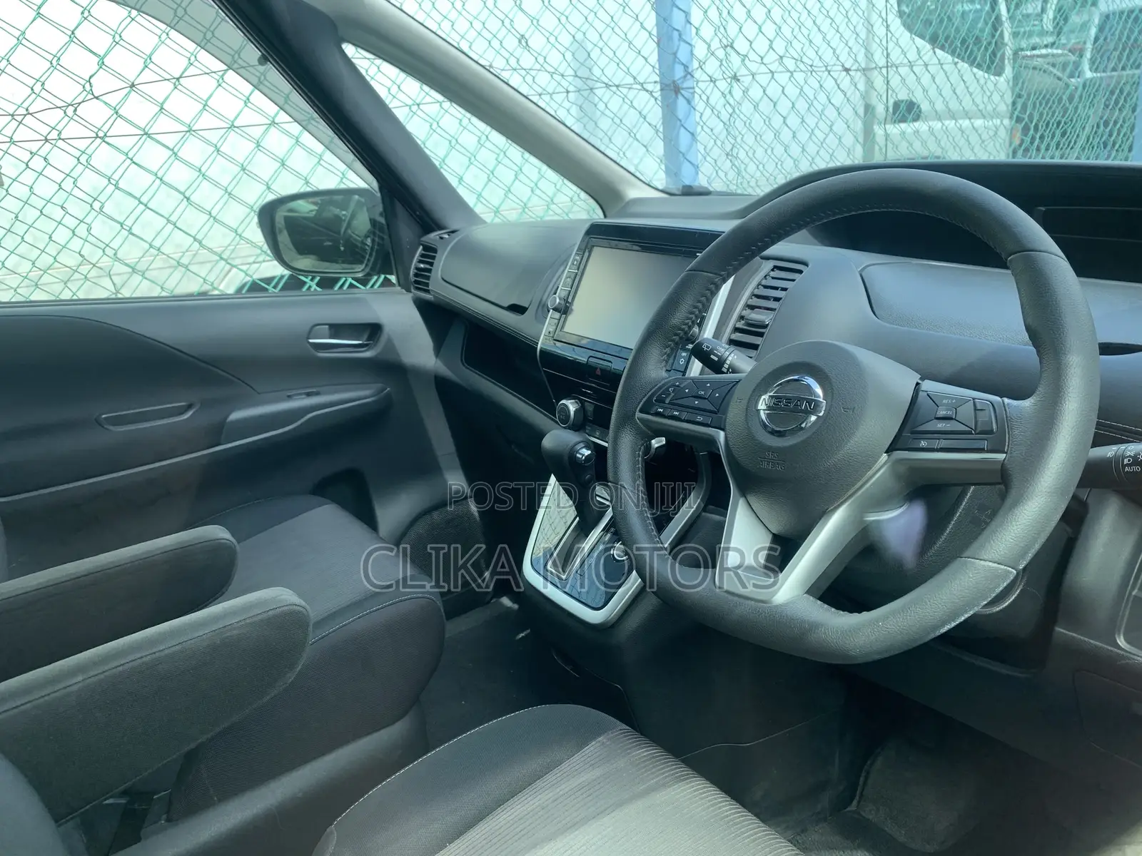 Nissan Serena 2018 Red
