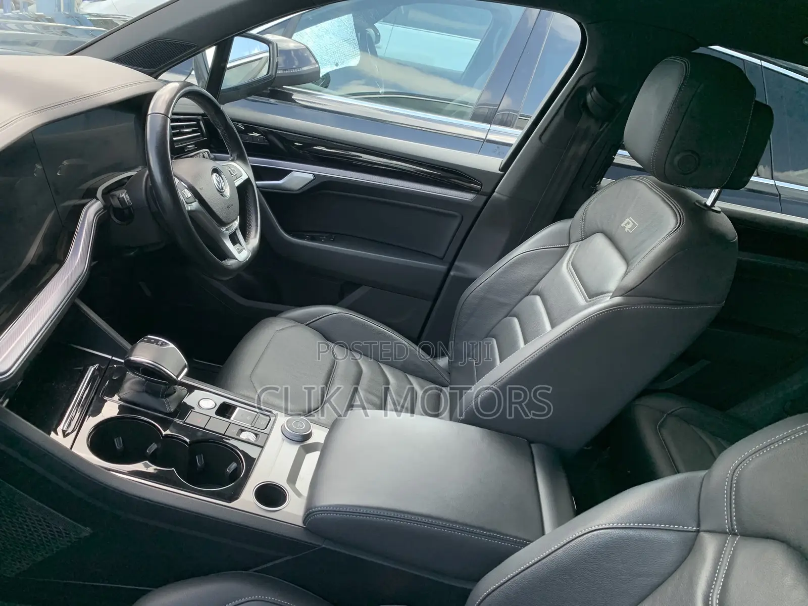 Volkswagen Touareg 2019 Gray