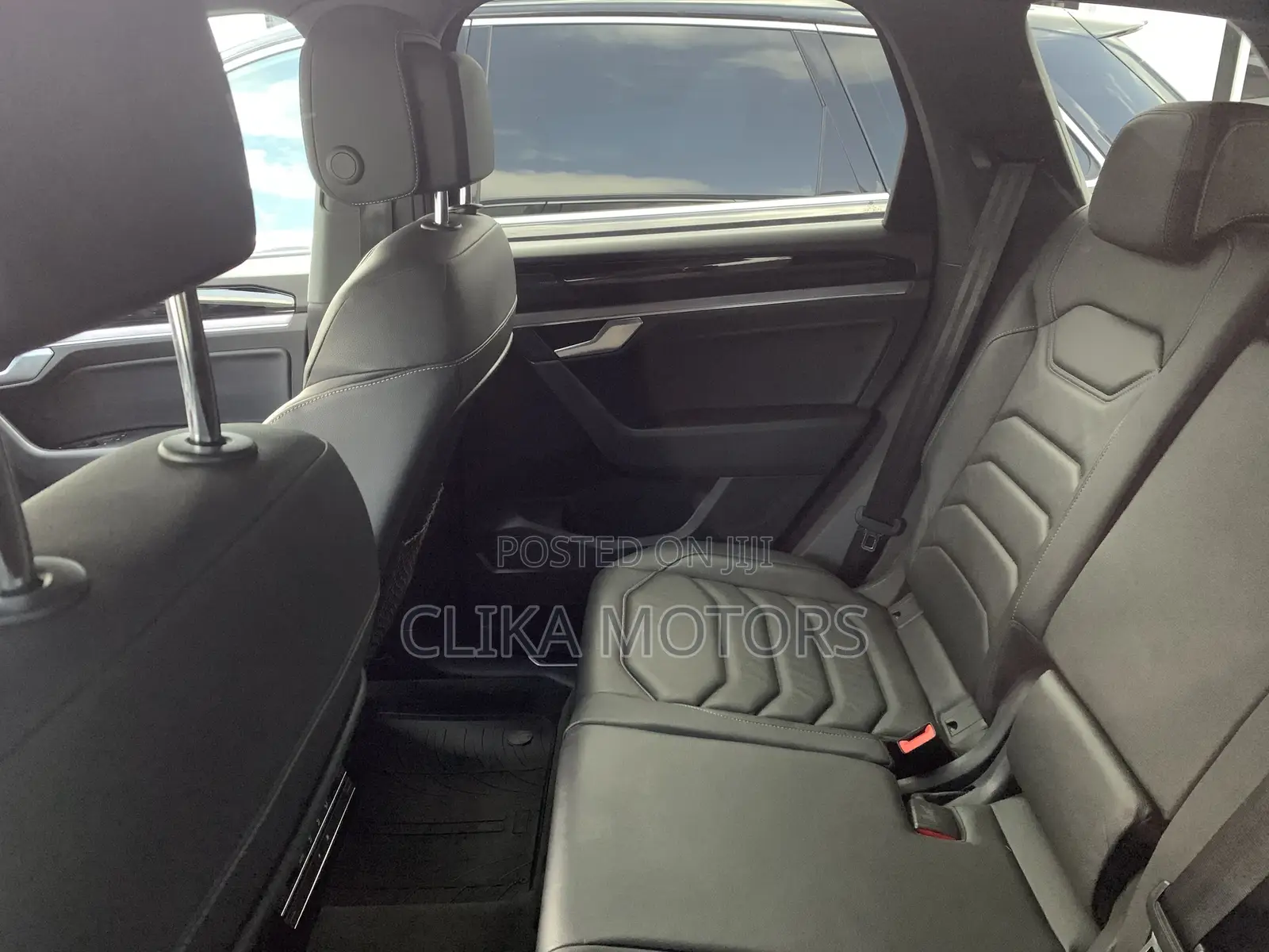Volkswagen Touareg 2019 Gray