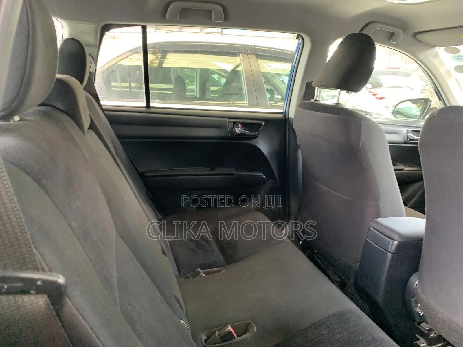 Toyota Corolla Fielder 1.5 Hybrid FWD 2018 Blue