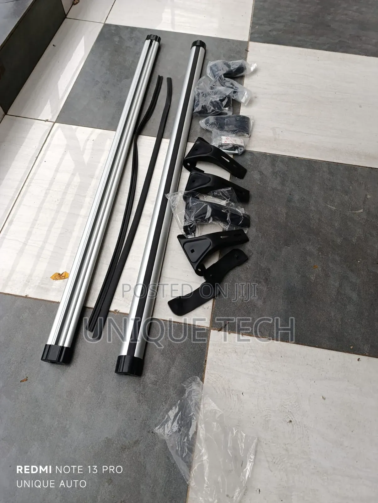 Universal Roof Crossbars / Adjustable Roof Rack Pair