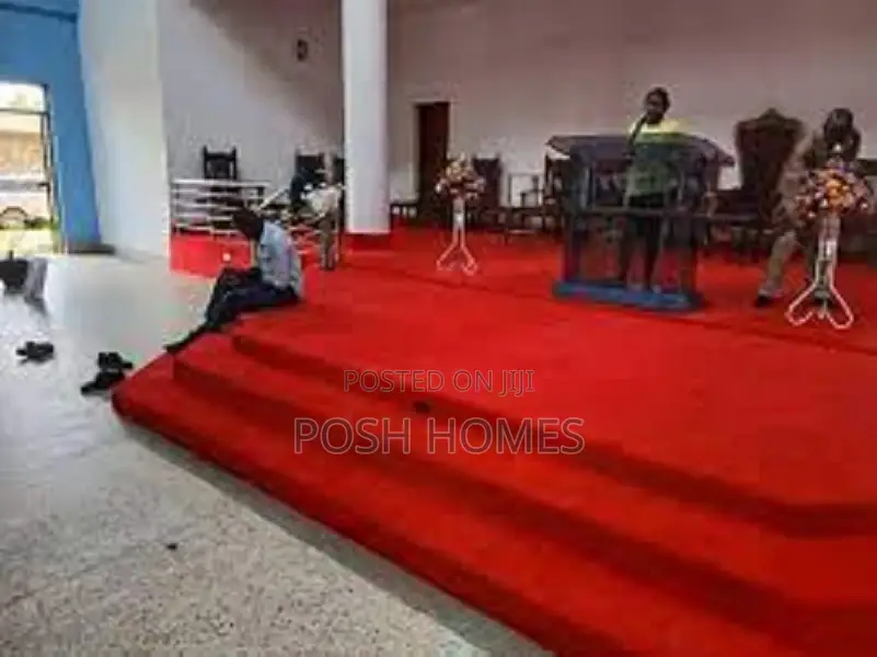 Red Finish Wall to Wall Home Carpes