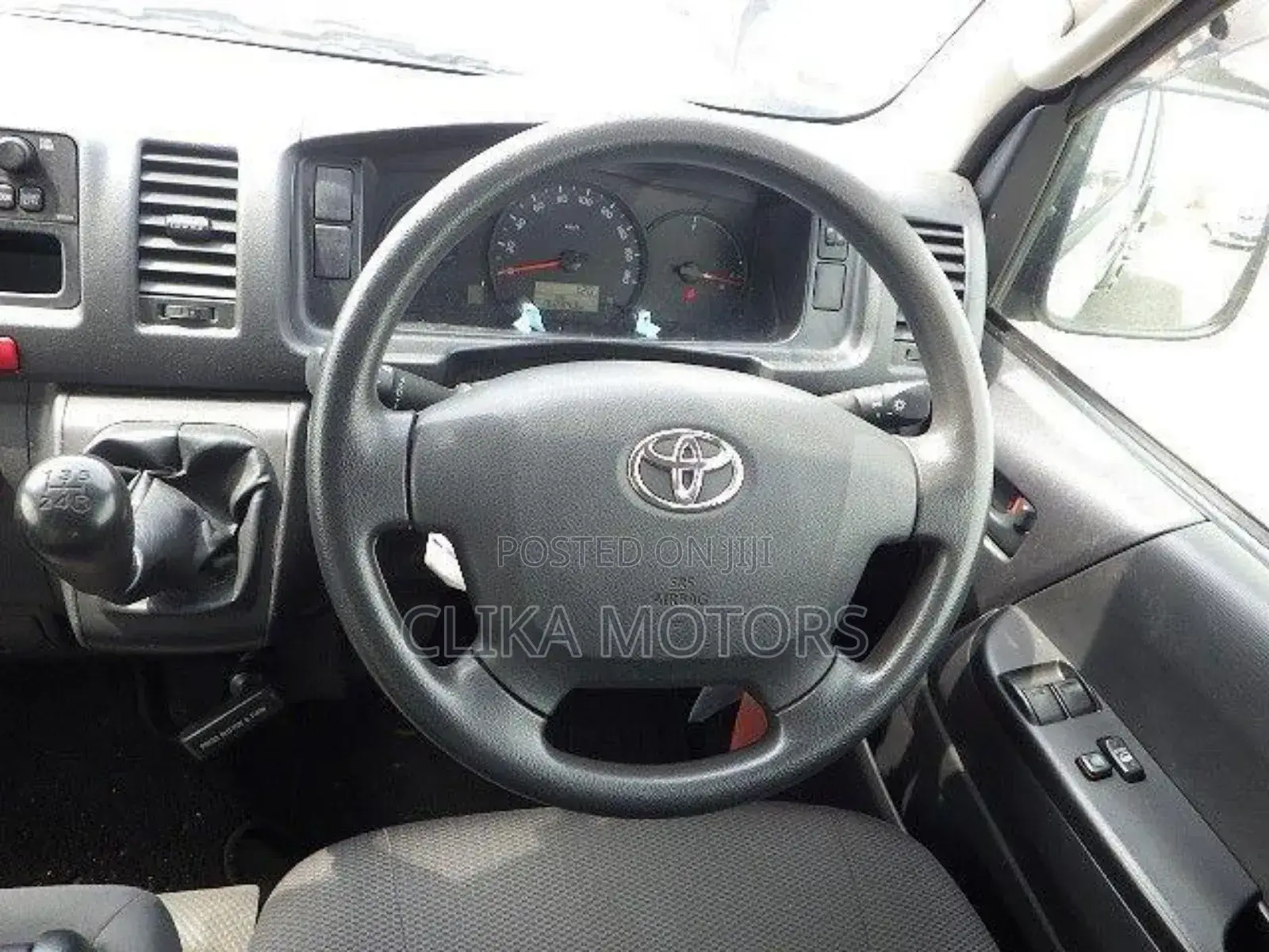 Toyota Regius 2018 White