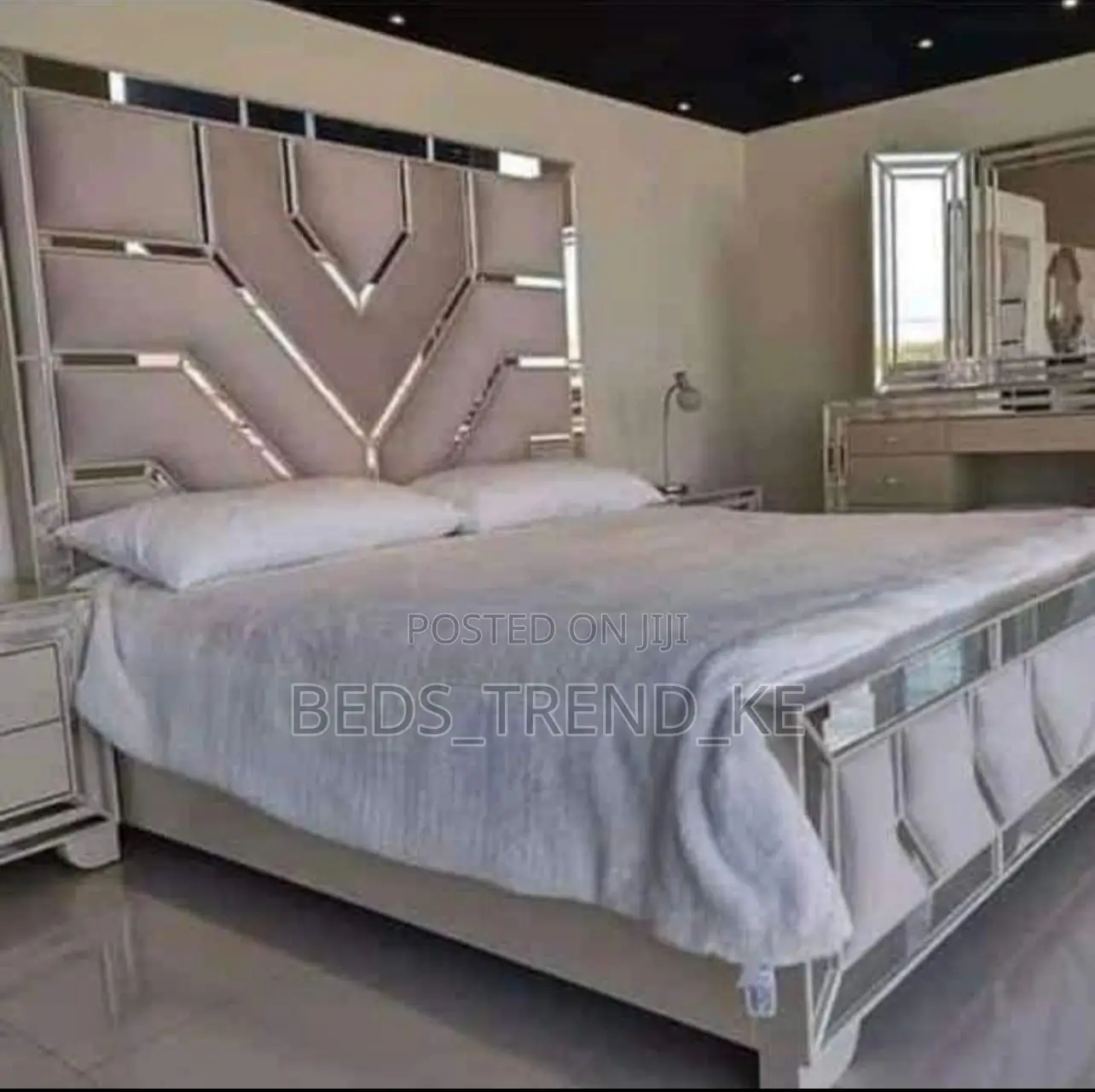 Classy 5 by 6 Modern Stylish Bed With Side Drawers