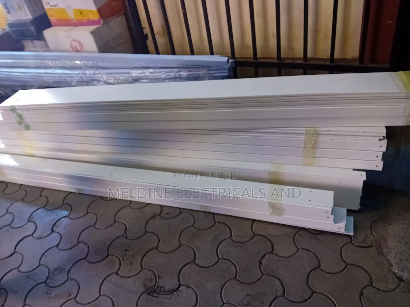 Trunking 200x50mm Power Coated