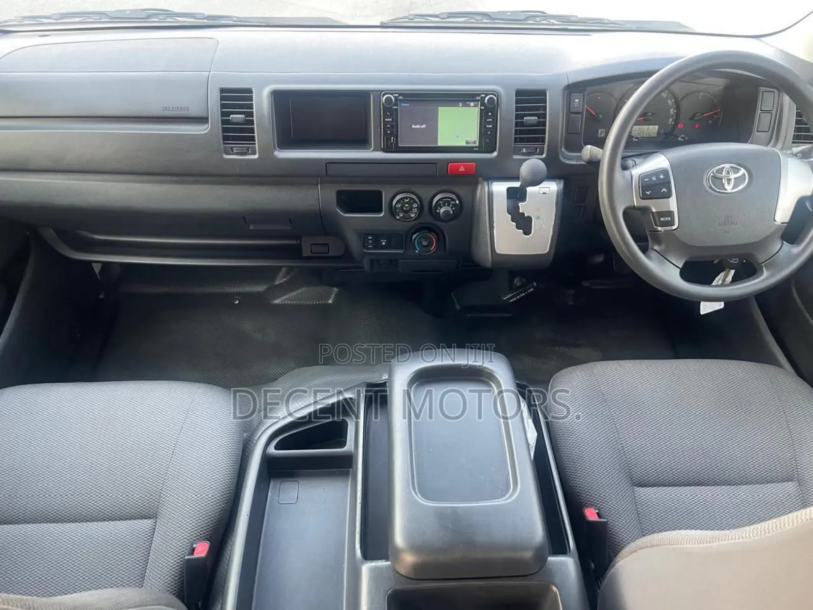 Toyota HiAce 2018 White