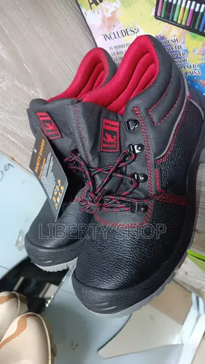 Safety Boots/Ultimate Safety Boots Shoes