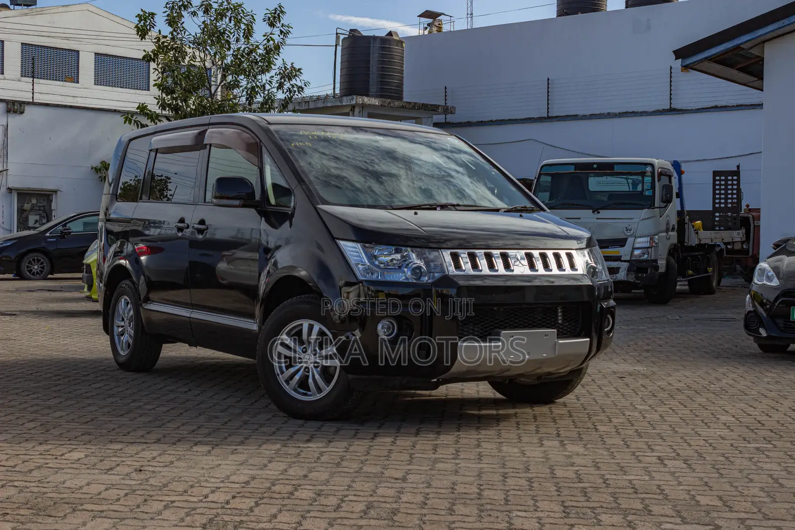 Mitsubishi Delica 2018 Black