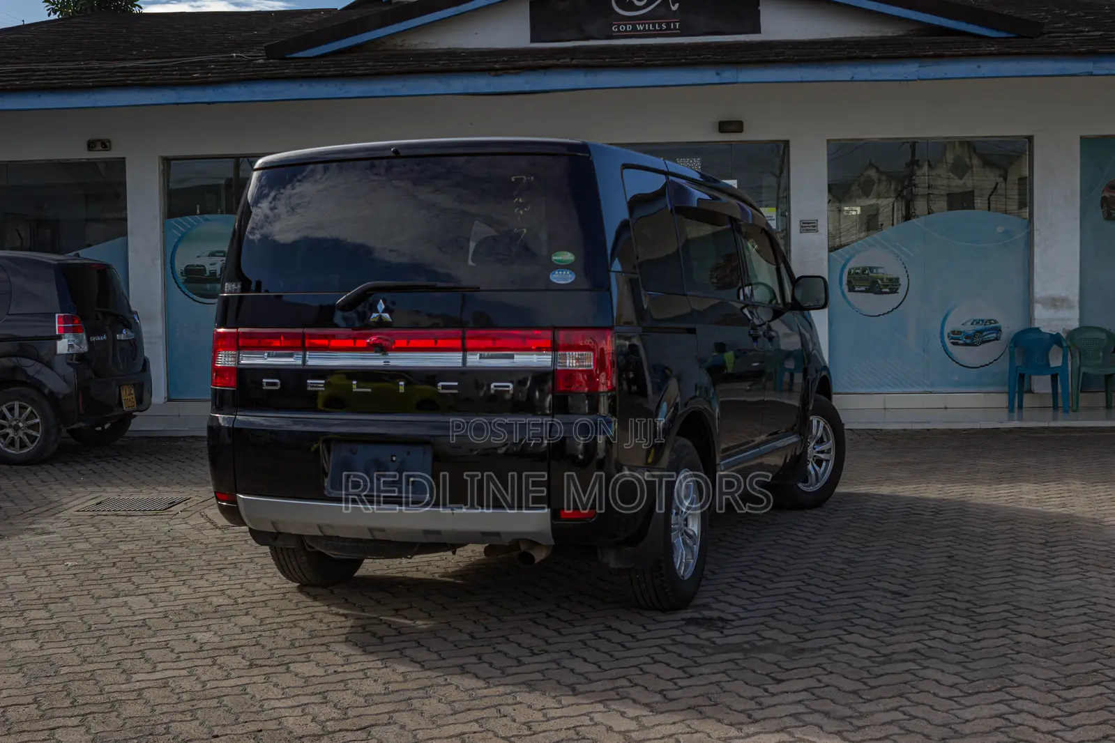 Mitsubishi Delica 2018 Black