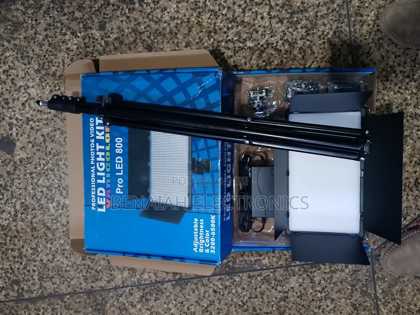 Light Kit Pro 800+, Classic Performance for Video and Photo