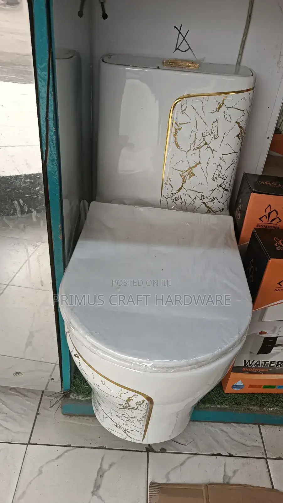 Water Closet Gold and White(Frencia)