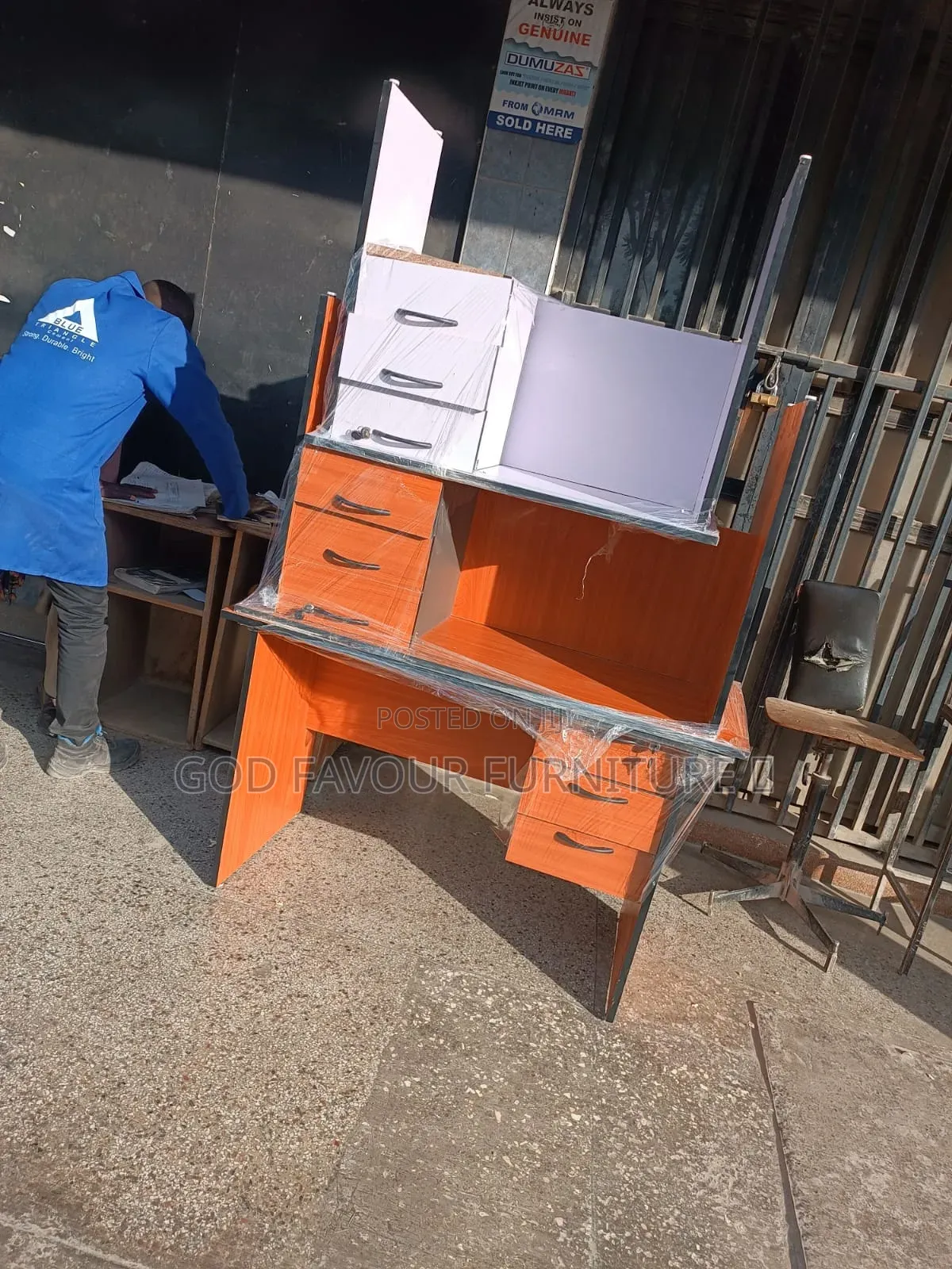 0.9m Unique Modern Office Desk Kb6v