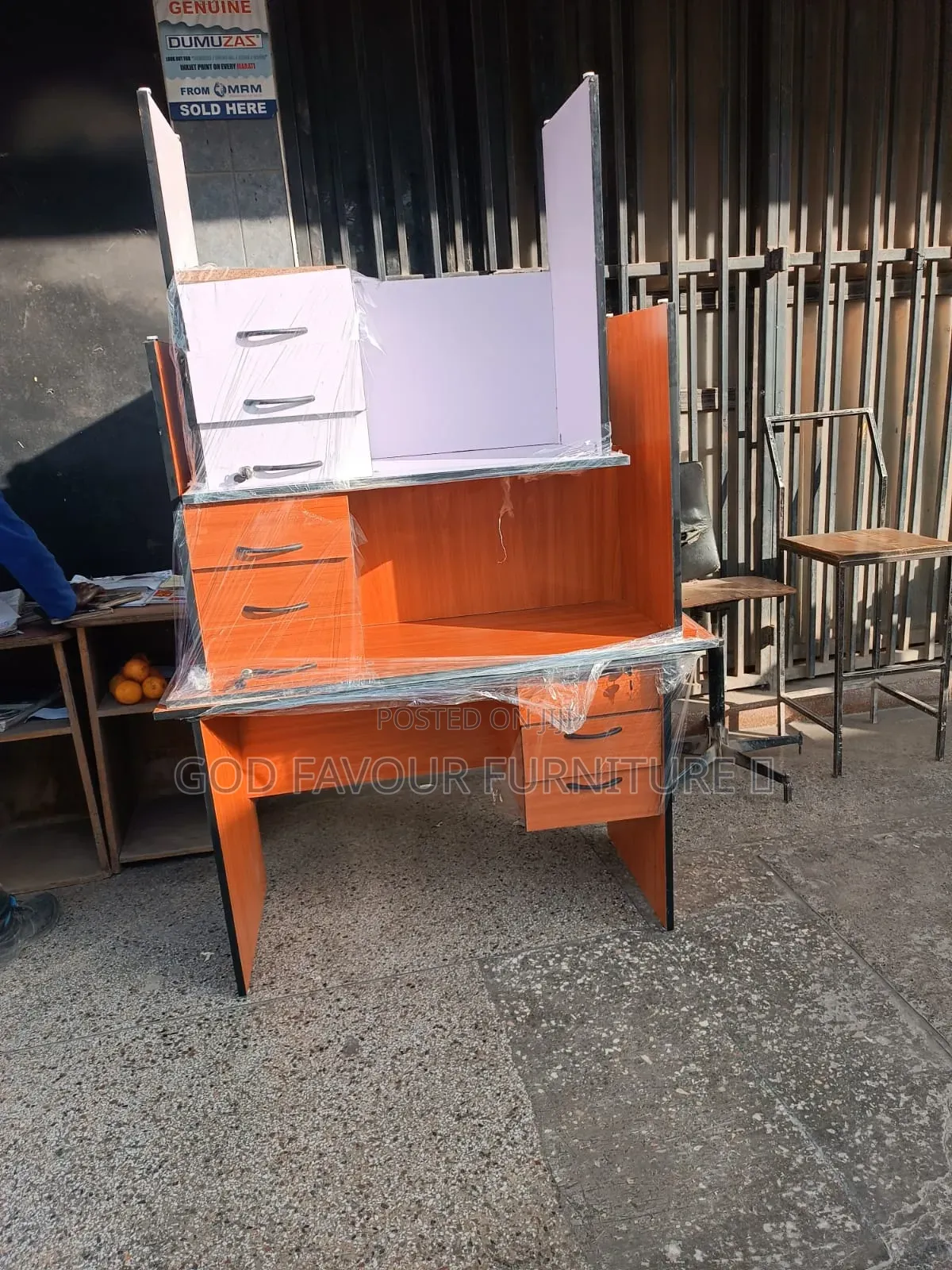 Unique 0.9m Modern Office Desk Rd2q