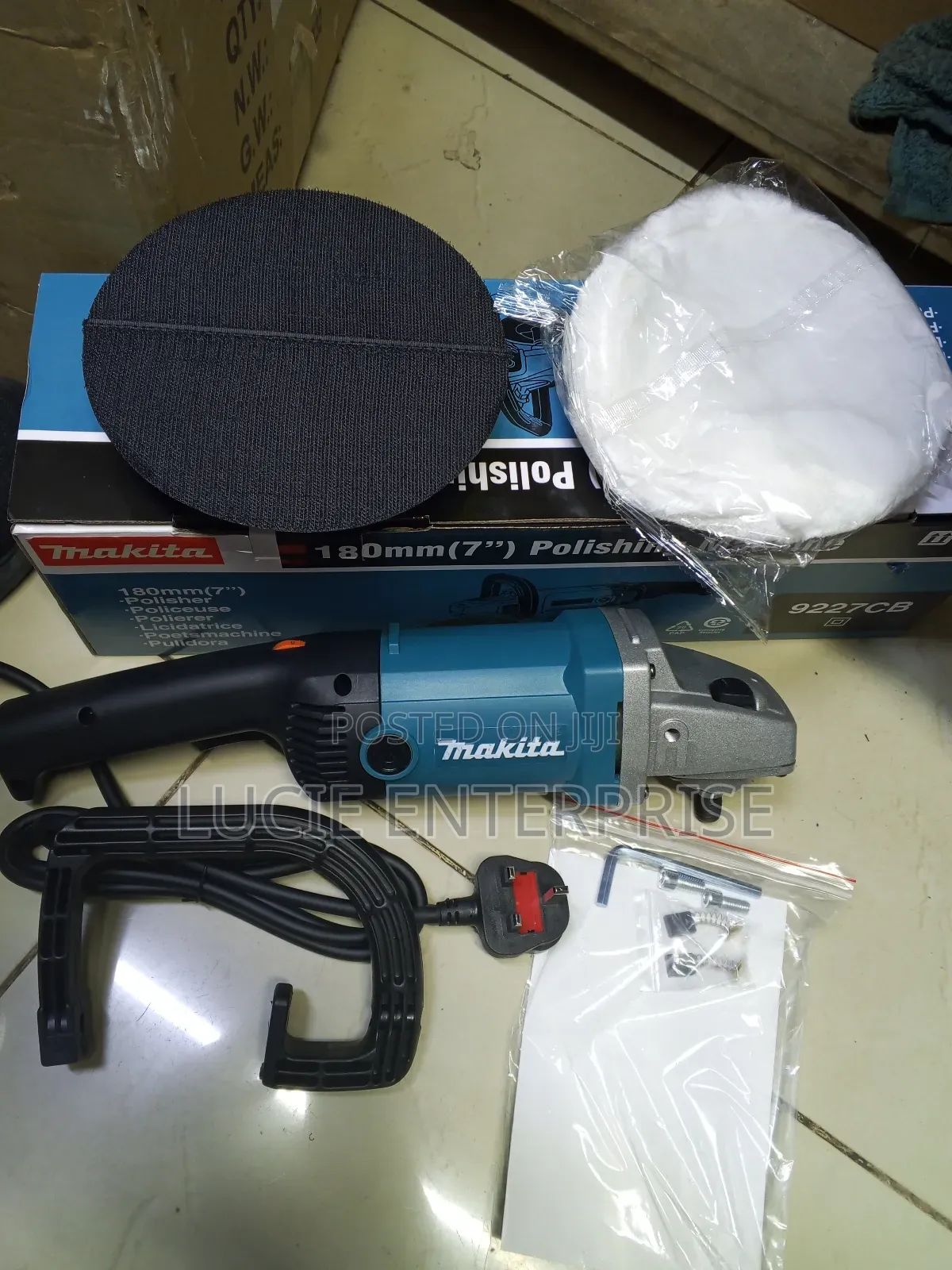 Makita Polishing Machine 1400watts