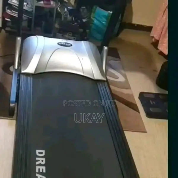 Dream Fitness D1000 Treadmill.