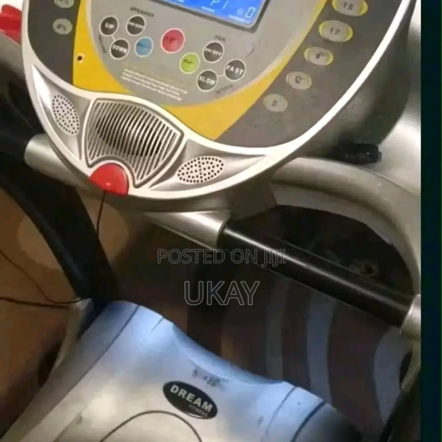 Dream Fitness D1000 Treadmill.