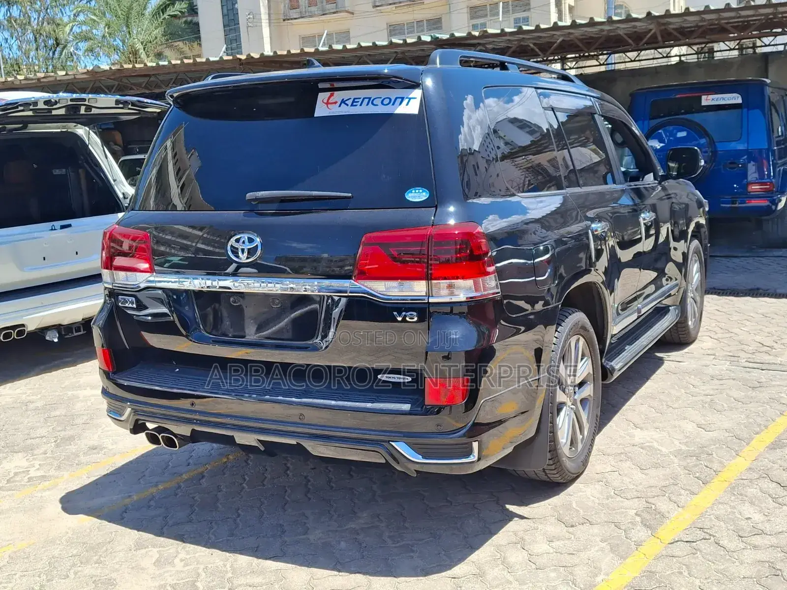 Toyota Land Cruiser 4.6 V8 GX 2019 Black