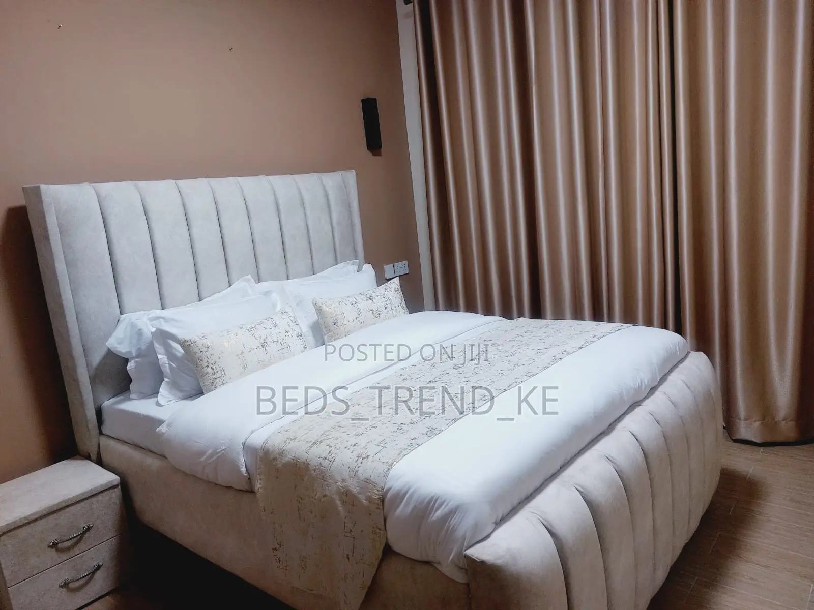 Grey Lines Chester Bed